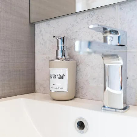 Casa Dei Girasoli - 15 Min Mirti - Colosseo *